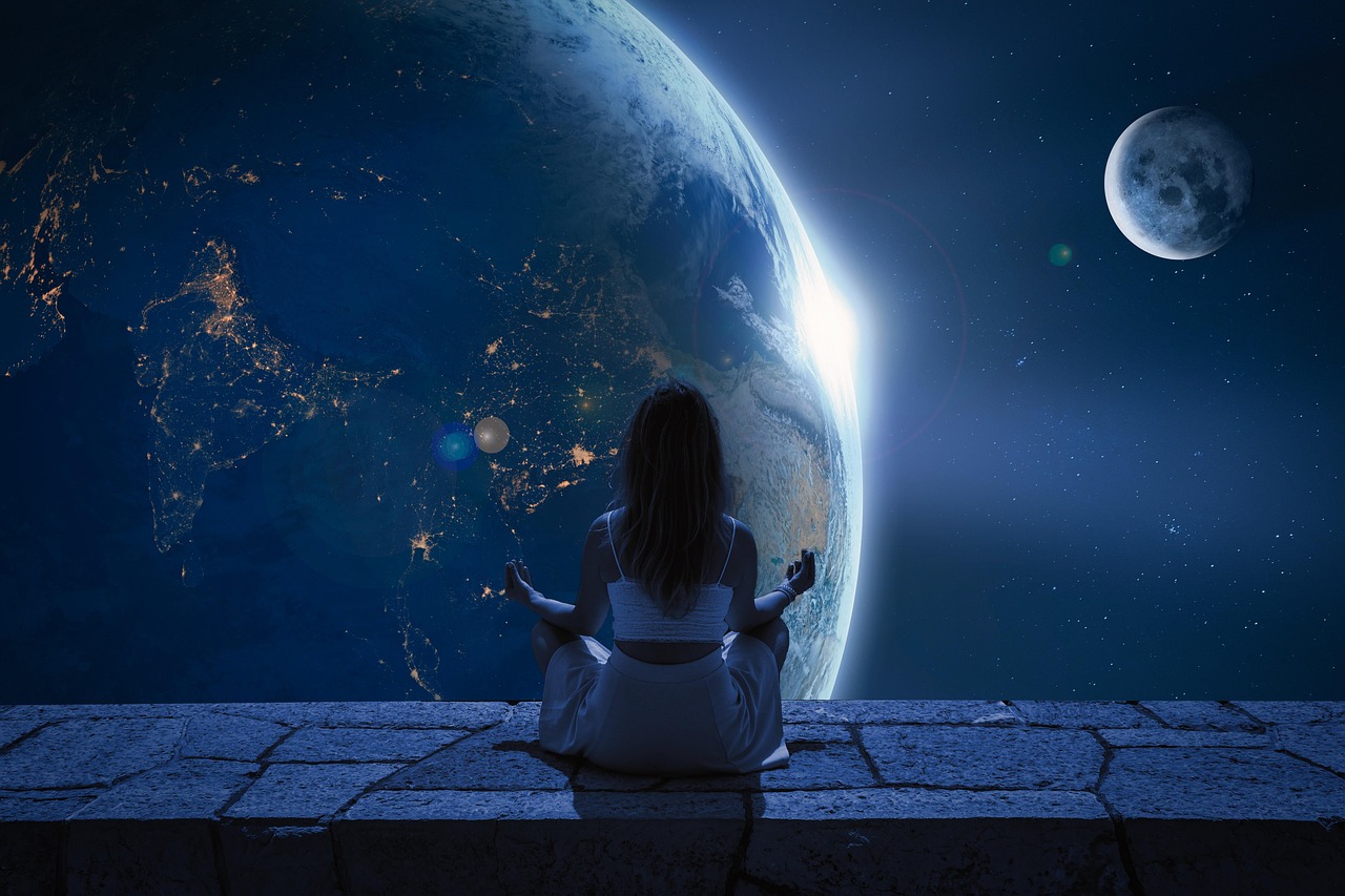 Lichte houten meditatieruimte met frisse lentelucht. Lichte houten meditatieruimte met frisse lentelucht.